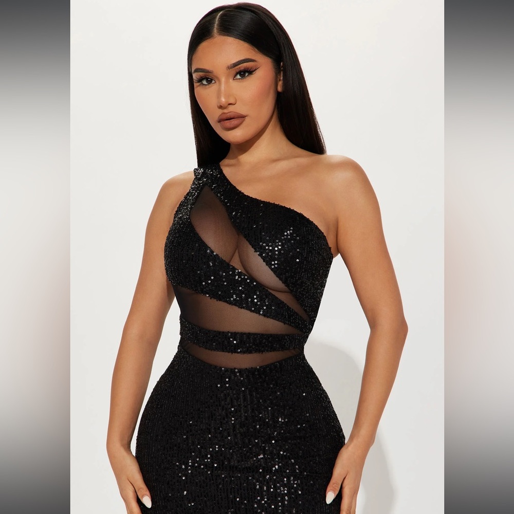 Sparkly dress🖤